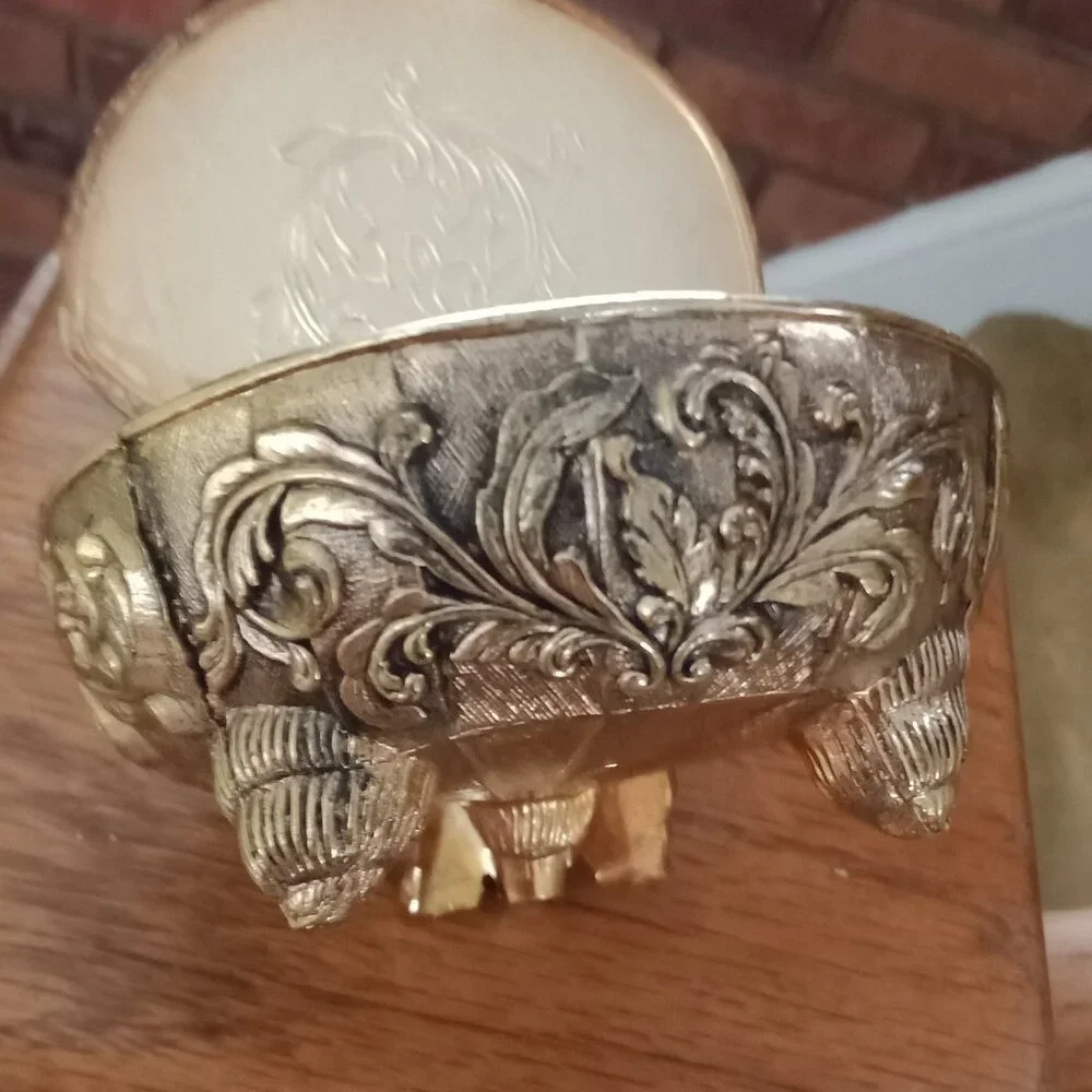 Shell-shaped Trinket Box - Picture 4 of 8